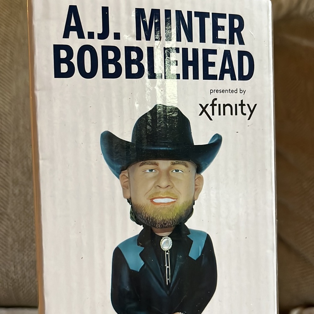 A.J Minter Collectors Bobblehead-Atlanta Braves - Picture 2 of 5